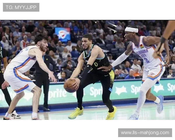 亚历山大30分霍姆格伦28+8,雷霆32分大胜骑士巩固联盟第一 亚历山大30分霍姆格伦28+8,雷霆32分大胜骑士巩固联盟第一